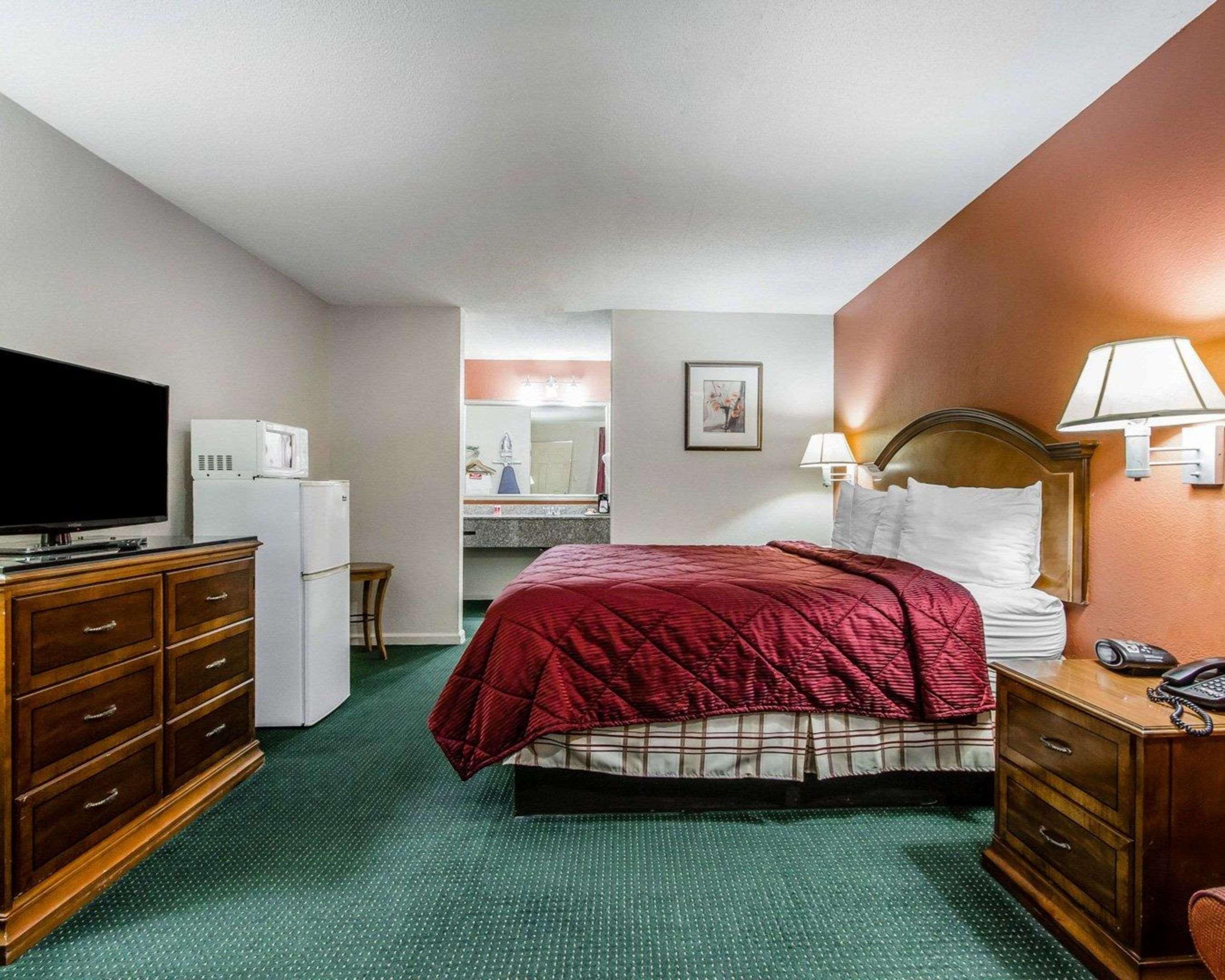 Econo Lodge Inn & Suites Enterprise Exteriör bild