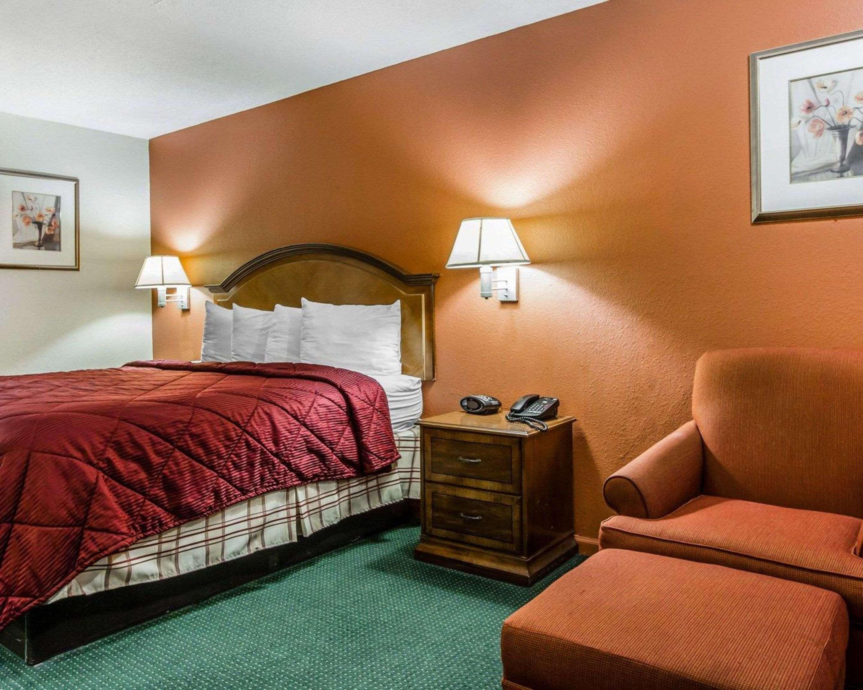 Econo Lodge Inn & Suites Enterprise Exteriör bild