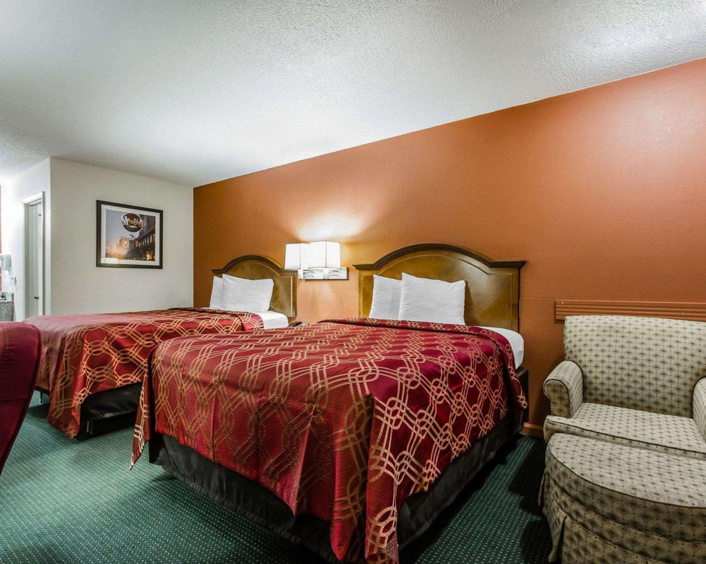 Econo Lodge Inn & Suites Enterprise Exteriör bild