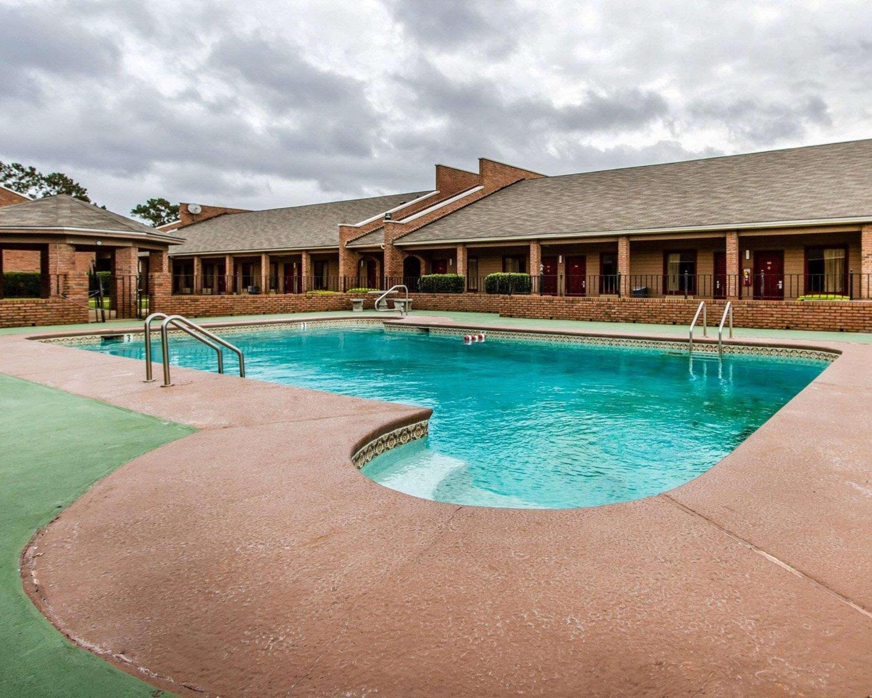 Econo Lodge Inn & Suites Enterprise Exteriör bild