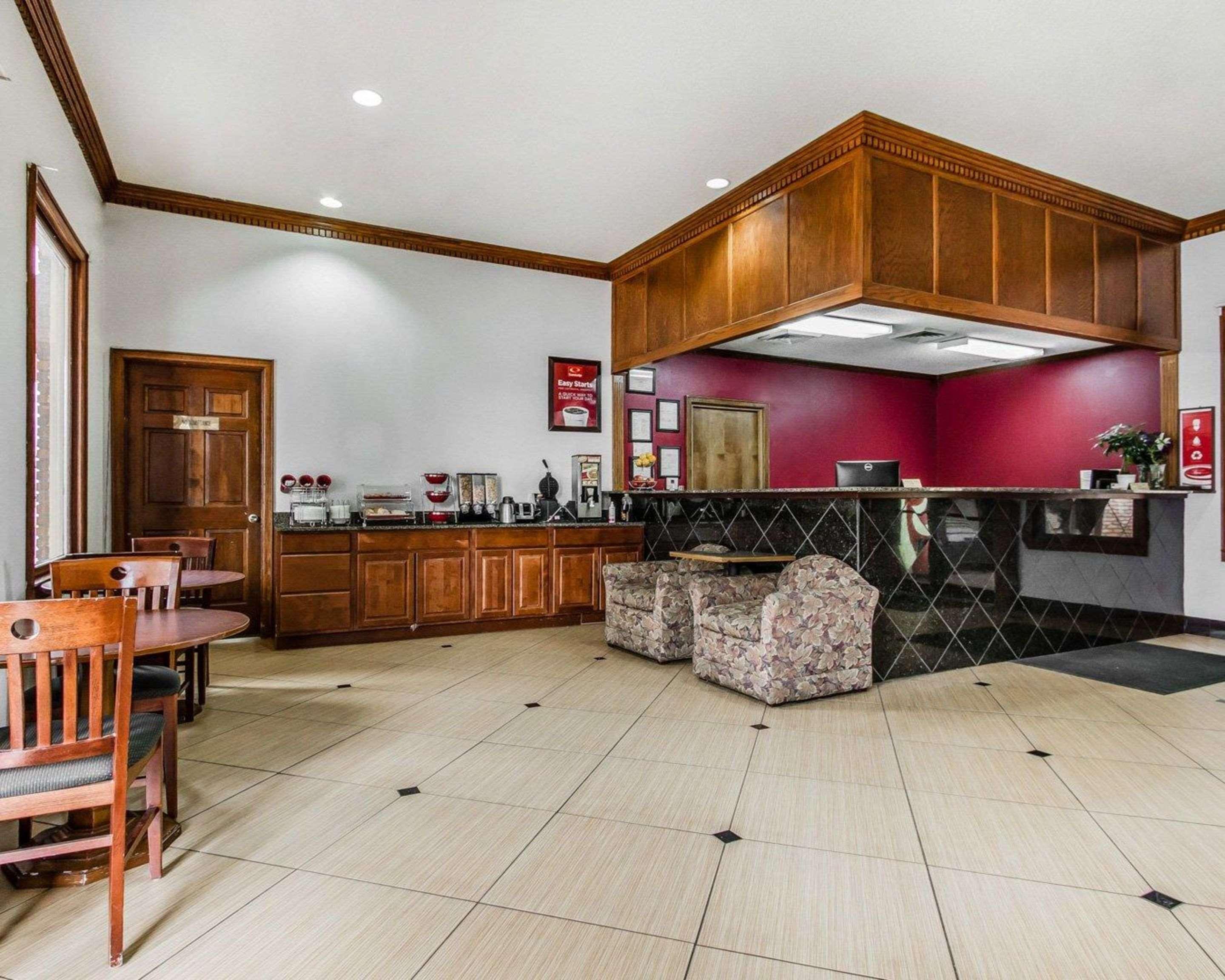 Econo Lodge Inn & Suites Enterprise Exteriör bild