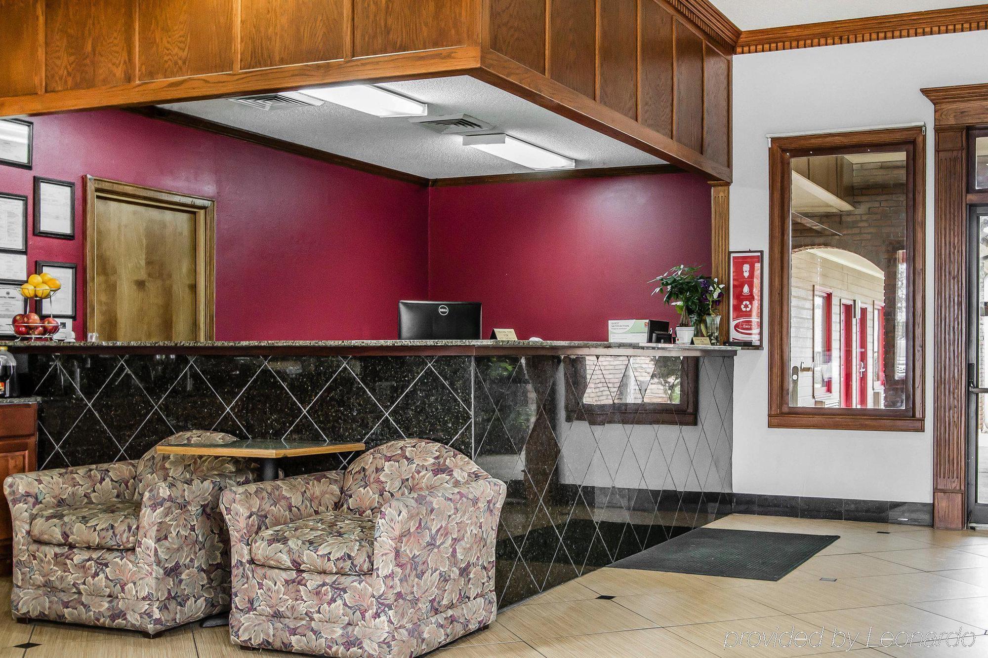 Econo Lodge Inn & Suites Enterprise Exteriör bild