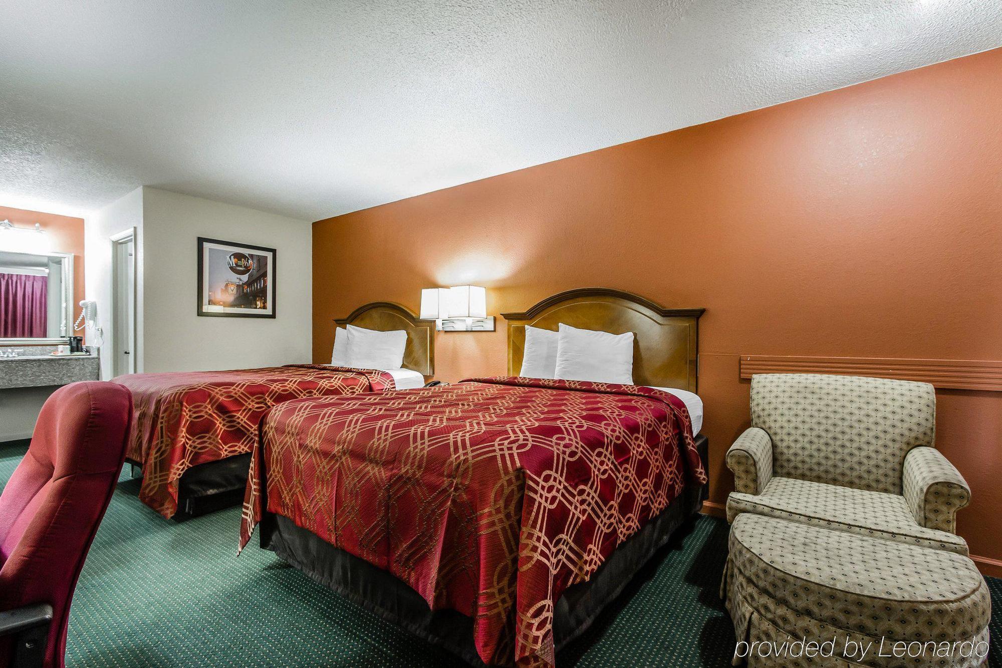 Econo Lodge Inn & Suites Enterprise Exteriör bild